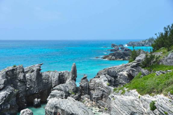 O maravilhoso mar de Bermuda, na costa sul da ilha